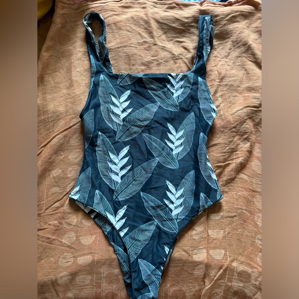 Benoa one piece